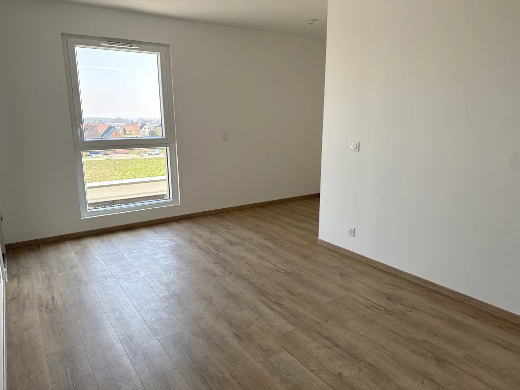 Attique T4 avec terrasse et balcon – Disponible immédiatement à Issenheim