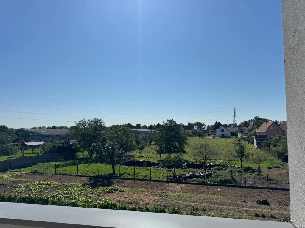 Superbe appartement en attique disponible immédiatement à Issenheim