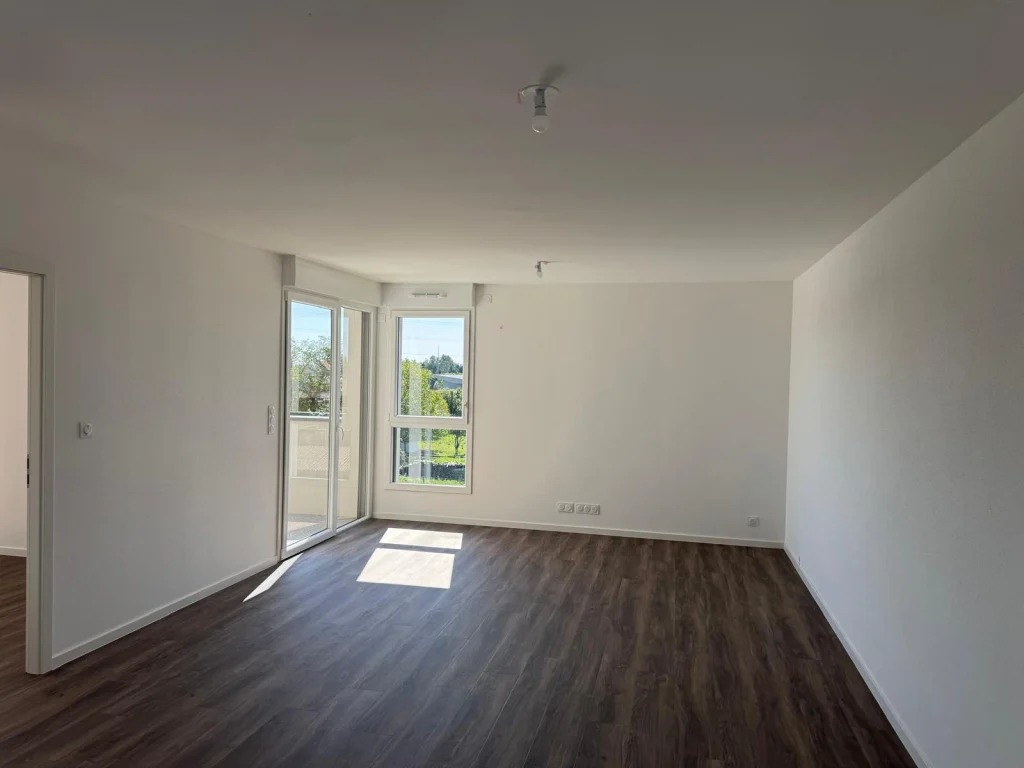Superbe appartement en attique disponible immédiatement à Issenheim