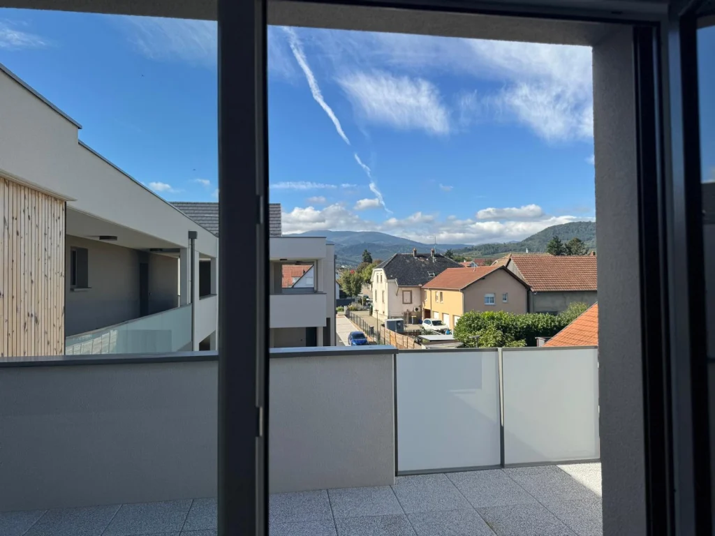 Superbe appartement en attique disponible immédiatement à Issenheim